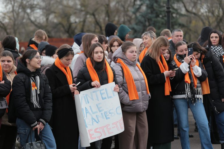 USARB a participat la lansarea Campaniei Naționale „16 zile de activism împotriva violenței de gen” la Bălți