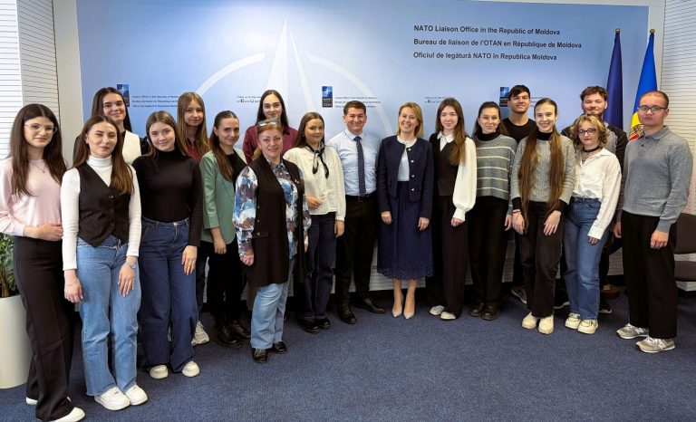 Studenții USARB, în vizită de studiu la Oficiul de Legătură NATO în Republica Moldova