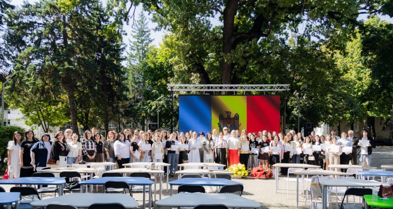 „Sub Stejar, scriem românește”